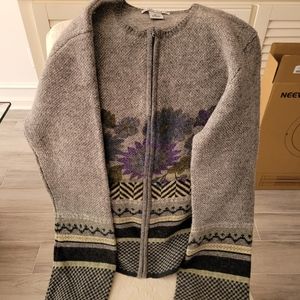 NWT JULLIAN JONES XL GRAY ZIP 100 % LAMB WOOL. DRY CLEAN ONLY.  SRP 58.00